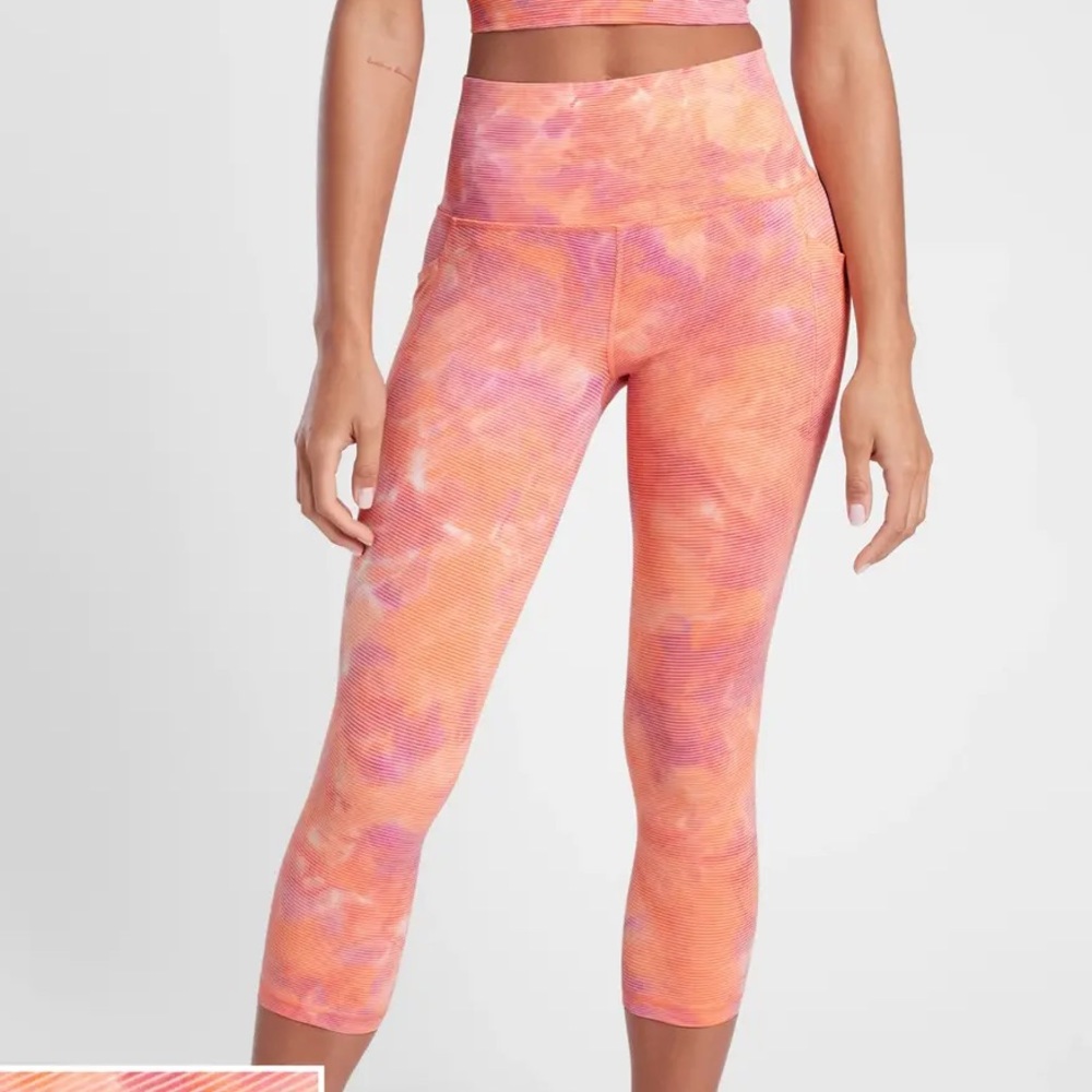 Athleta Salutation Stash Pocket II Capri Leggings Island Coral Tie Dye